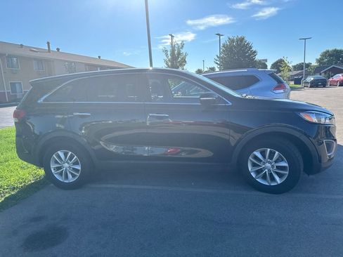 Used 2016 Kia Sorento L FWD image 3