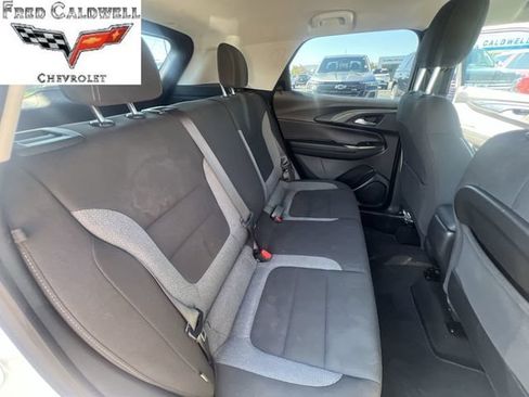 Used 2025 Chevrolet TrailBlazer LT FWD image 32
