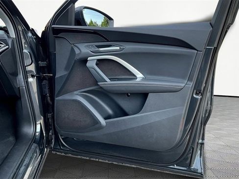 Used 2025 Audi Q5 Premium image 19