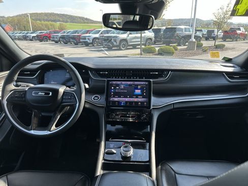 Used 2024 Jeep Grand Cherokee L Limited image 16