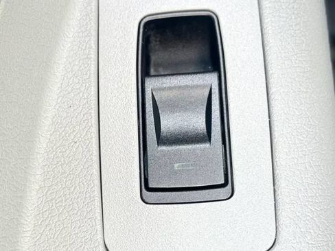 Used 2005 Chrysler 300 C w/ Cold Weather Group RWD image 27