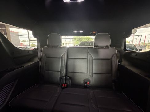 Used 2023 Chevrolet Tahoe Premier AWD/4WD image 28