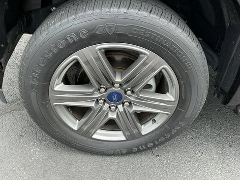 Used 2020 Ford F150 XLT w/ Equipment Group 302A Luxury AWD/4WD image 10