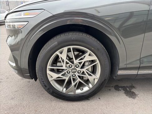 Used 2025 Genesis GV70 2.5T image 4