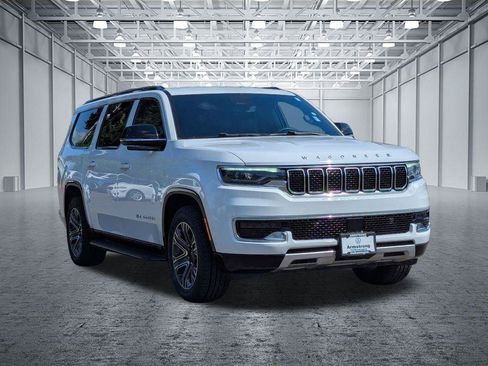 Used 2023 Jeep Wagoneer L Series II AWD/4WD image 7