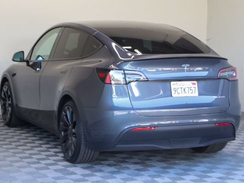 Used 2022 Tesla Model Y Performance AWD/4WD image 9