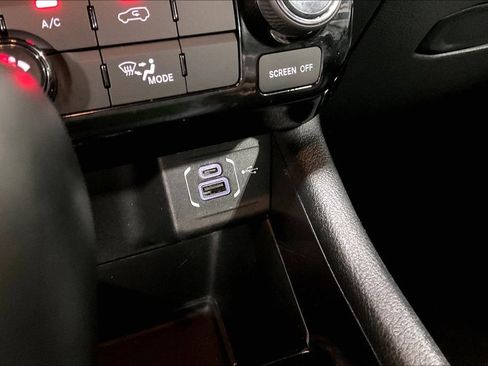 Used 2025 Jeep Compass Latitude AWD/4WD image 28
