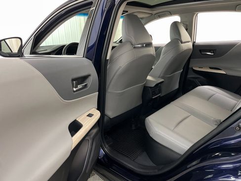 Used 2024 Toyota Venza Limited image 47