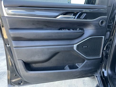 Used 2022 Jeep Wagoneer Series I image 9