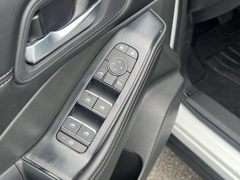 Certified 2026 Nissan Rogue SL FWD image 14