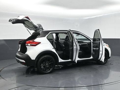 Used 2020 Nissan Kicks SR w/ SR Premium Package FWD image 65