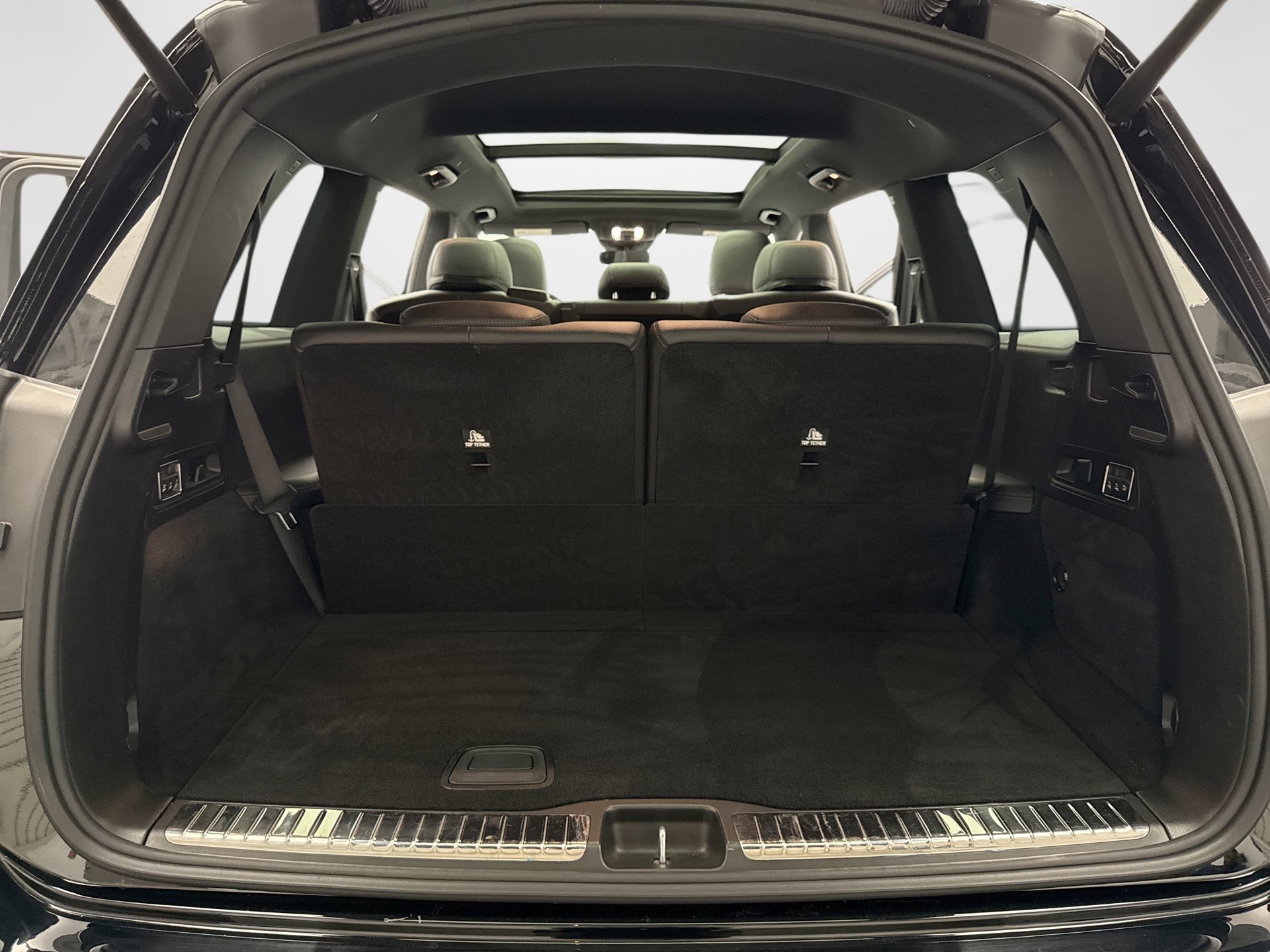 Used 2022 Mercedes-Benz GLS 450 4MATIC image 17