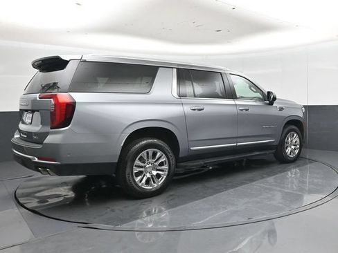 Used 2025 GMC Yukon XL Denali AWD/4WD image 25