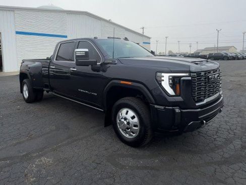 Used 2024 GMC Sierra 3500 Denali Ultimate image 2