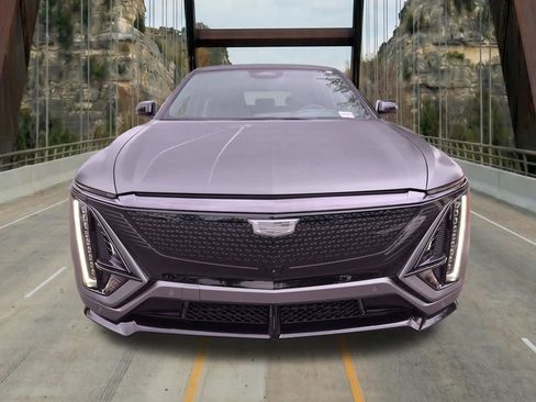 New 2026 Cadillac Lyriq V AWD/4WD image 2