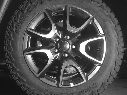 Used 2025 Jeep Compass Trailhawk image 14