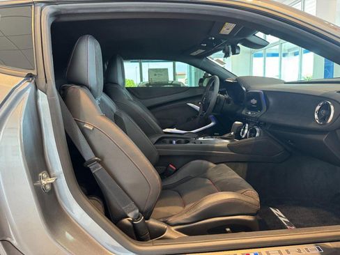 Used 2022 Chevrolet Camaro ZL1 RWD image 10