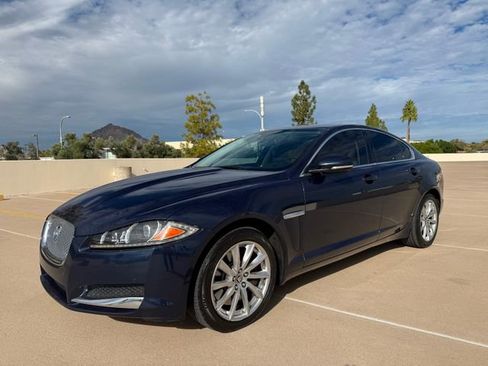 Used 2012 Jaguar XF Base image 2
