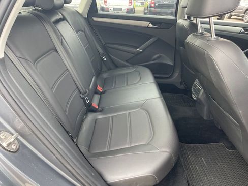 Used 2020 Volkswagen Passat 2.0T SE image 19