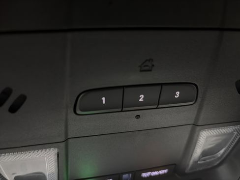 Used 2025 Cadillac XT4 Premium Luxury image 22