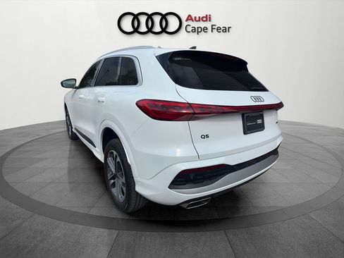Used 2025 Audi Q5 Premium w/ Convenience Package AWD/4WD image 3