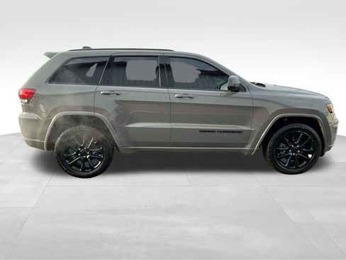 Used 2021 Jeep Grand Cherokee Laredo X image 8