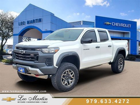 Used 2023 Chevrolet Colorado Trail Boss w/ Technology Package image 1