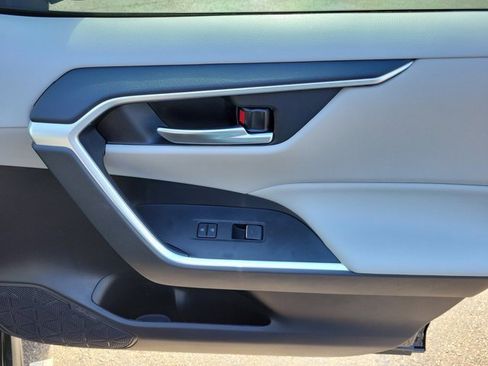 Used 2025 Toyota RAV4 XLE image 8