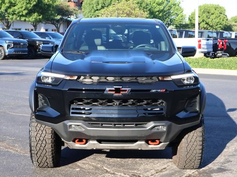 Used 2026 Chevrolet Colorado ZR2 w/ Technology Package AWD/4WD image 32