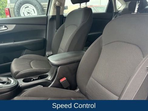 Used 2019 Kia Forte LXS FWD image 11