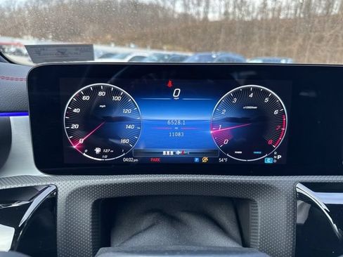 Used 2025 Mercedes-Benz CLA 250 4MATIC image 10
