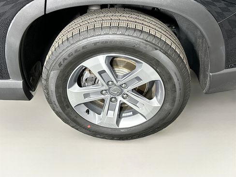 Used 2025 Honda Pilot EX-L image 11