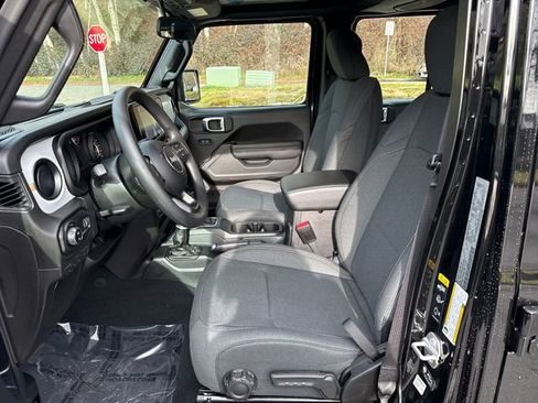 New 2026 Jeep Gladiator Sport image 14