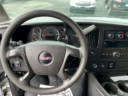 Used 2014 GMC Savana 3500 image 11