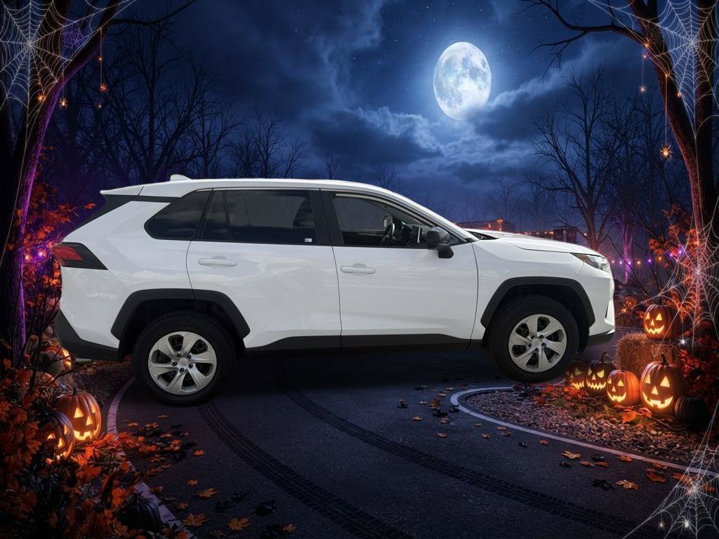 Used 2023 Toyota RAV4 LE AWD/4WD image 7