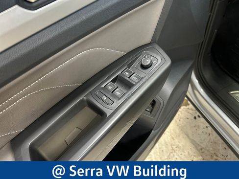 Used 2022 Volkswagen Atlas SEL R-Line AWD/4WD image 18