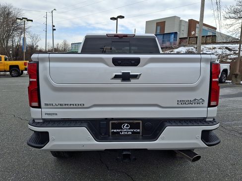 Used 2024 Chevrolet Silverado 2500 High Country w/ High Country Premium Package image 5