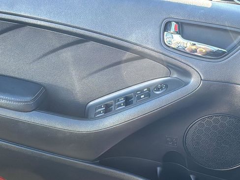 Used 2016 Kia Forte LX w/ LX Popular Plus Package image 8