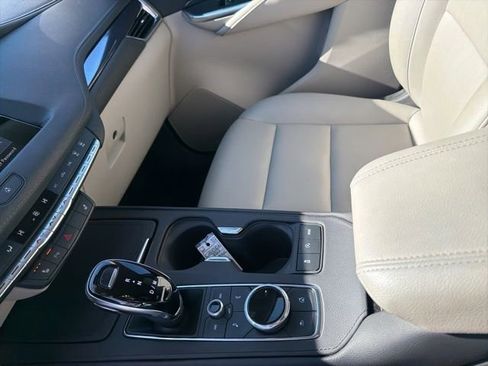 Certified 2022 Cadillac XT4 Luxury w/ Cold Weather Package image 15