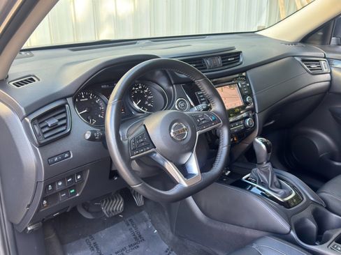 Used 2018 Nissan Rogue SL w/ Premium Package FWD image 13