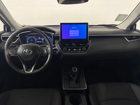 Used 2026 Toyota Corolla Cross XLE w/ Convenience Package FWD image 33