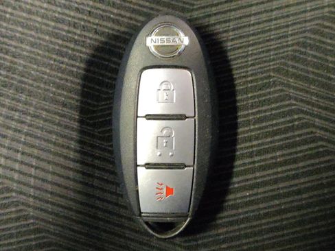 Used 2015 Nissan Rogue SV AWD/4WD image 32
