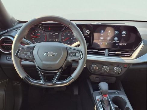 New 2026 Chevrolet Trax RS w/ Sunroof Package FWD image 4