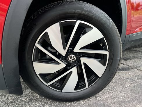 Used 2025 Volkswagen Atlas SE AWD/4WD image 9