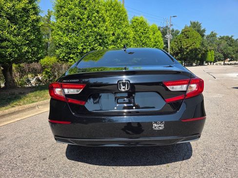 Used 2018 Honda Accord EX image 4