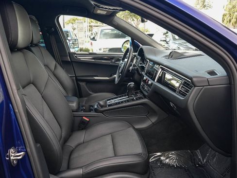 Used 2023 Porsche Macan image 15