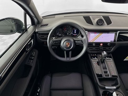 Certified 2026 Porsche Macan AWD/4WD image 23