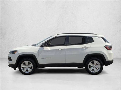 Used 2022 Jeep Compass Latitude image 8