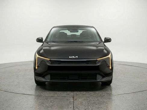 Used 2025 Kia K4 FWD image 2