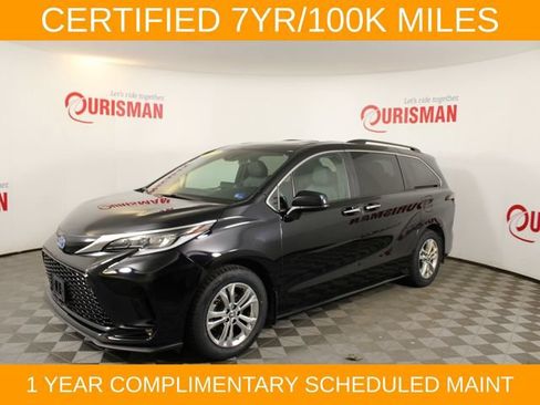 Used 2023 Toyota Sienna XSE w/ XSE Plus Package AWD/4WD image 3